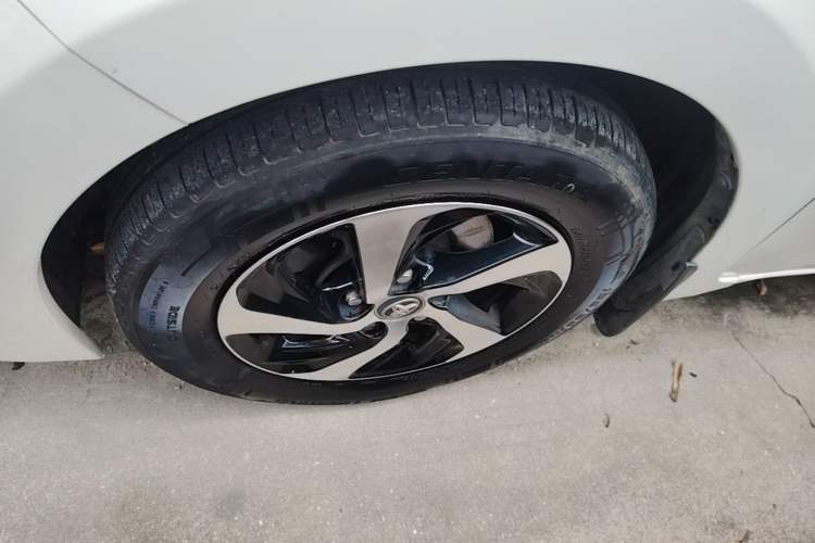 Used Toyota Levin 2017 Revised 185T CVT Elite Edition China V Standard Left Front Wheel Hub