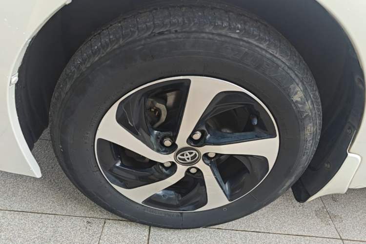 Used Toyota Levin 2017 Revised 185T CVT Elite Edition China V Standard Left Front Wheel Hub