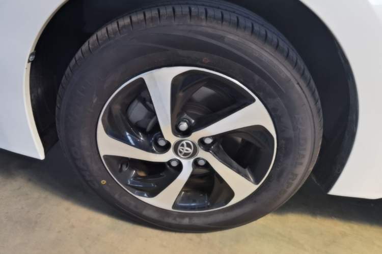 Used Toyota Levin 2017 Revised Version 185T CVT Elite Edition China VI Standard Left Front Wheel Hub