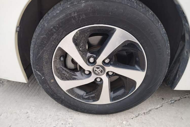 Used Toyota Levin 2017 Revised 185T CVT Elite Edition China V Standard Left Front Wheel Hub