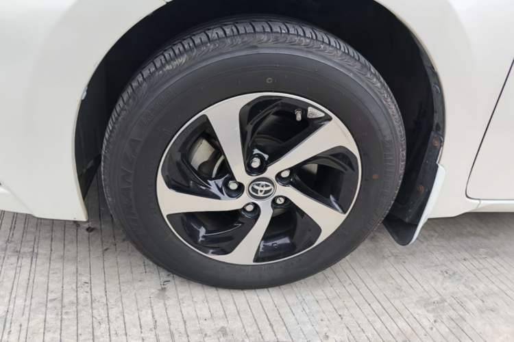 Used Toyota Levin 2017 Revised Dual-Engine 1.8H GS E-CVT Elite Sunroof Version China V Standard Left Front Wheel Hub
