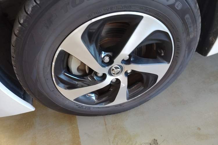 Used Toyota Levin 2017 Revised 185T CVT Elite Edition China V Standard Left Front Wheel Hub