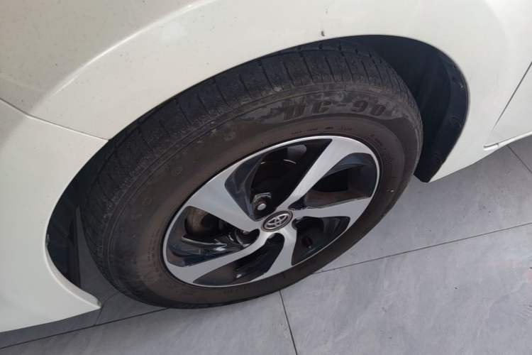 Used Toyota Levin 2017 Revised 185T CVT Elite Edition China V Standard Left Front Wheel Hub