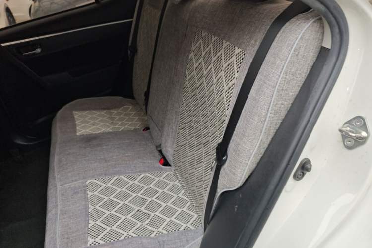 Used Toyota Levin 2017 Revised 185T CVT Elite Edition China V Standard Left Rear Seat