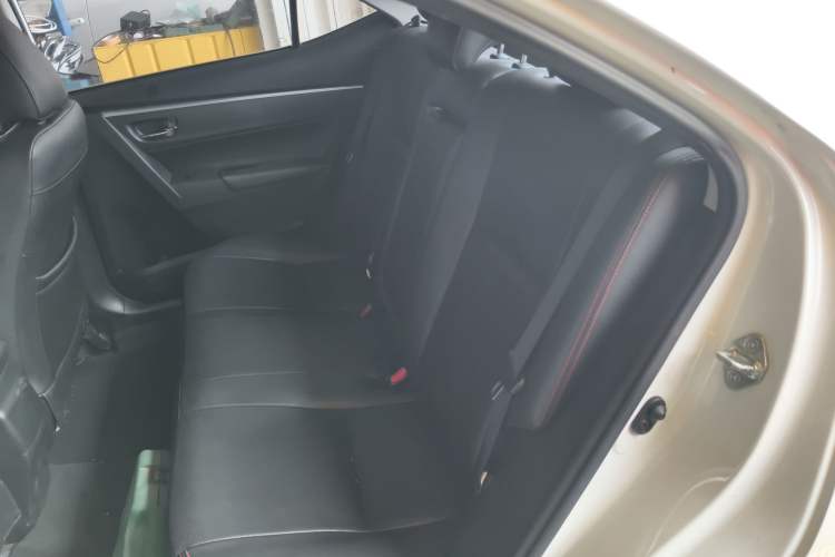 Used Toyota Levin 2017 Revised 185T CVT Elite Edition China V Standard Left Rear Seat