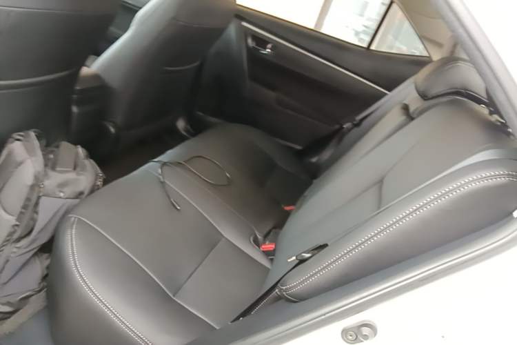 Used Toyota Levin 2017 Revised 185T CVT Elite Edition China V Standard Left Rear Seat