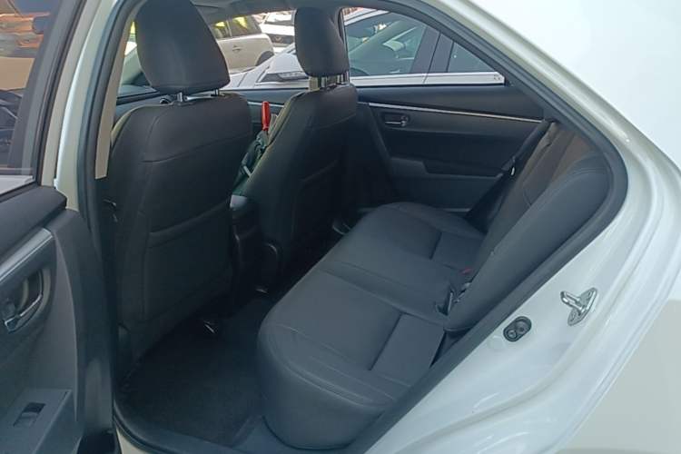 Used Toyota Levin 2017 Revised 185T CVT Elite Edition China V Standard Left Rear Seat