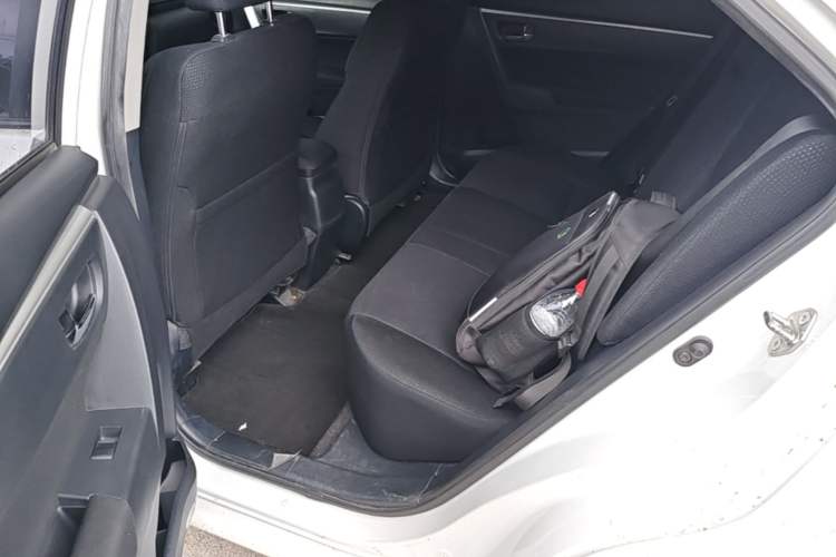 Used Toyota Levin 2017 Revised 185T CVT Elite Edition China V Standard Left Rear Seat