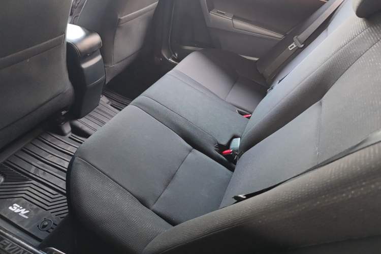 Used Toyota Levin 2017 Revised Dual-Engine 1.8H GS E-CVT Elite Sunroof Version China V Standard Left Rear Seat