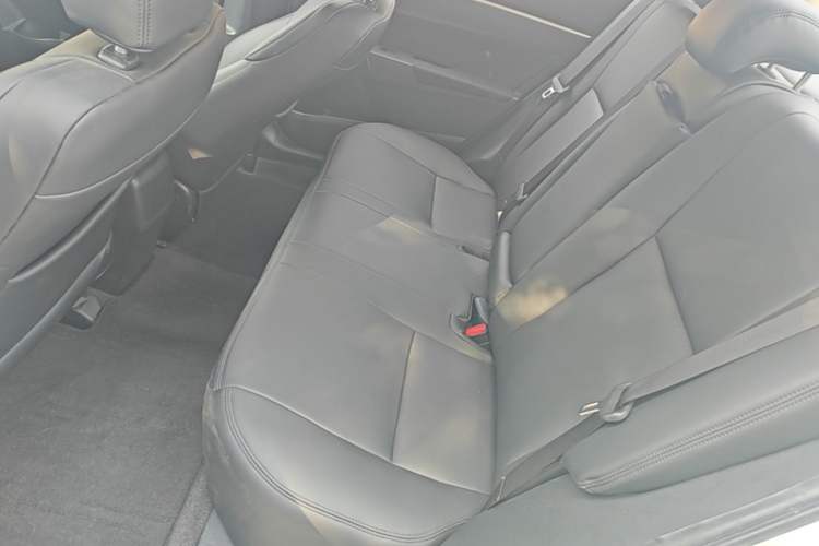 Used Toyota Levin 2017 Revised 185T CVT Elite Edition China V Standard Left Rear Seat