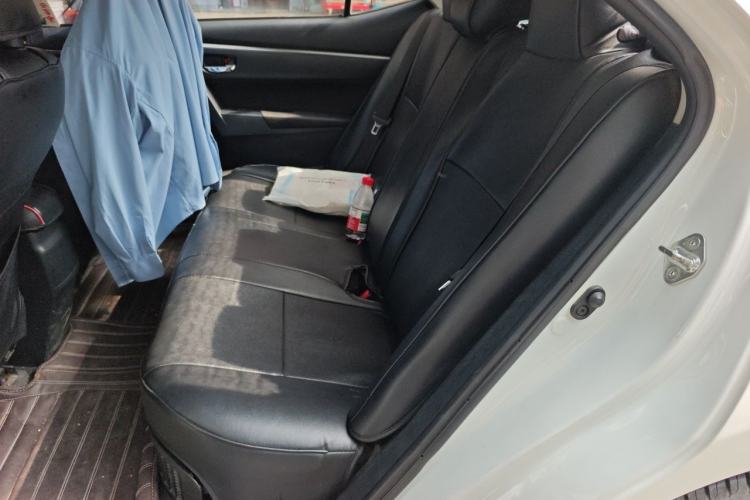 Used Toyota Levin 2017 Revised Dual-Engine 1.8H GS E-CVT Elite Sunroof Version China V Standard Left Rear Seat