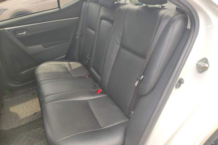 Used Toyota Levin 2017 Revised 185T CVT Elite Edition China V Standard Left Rear Seat
