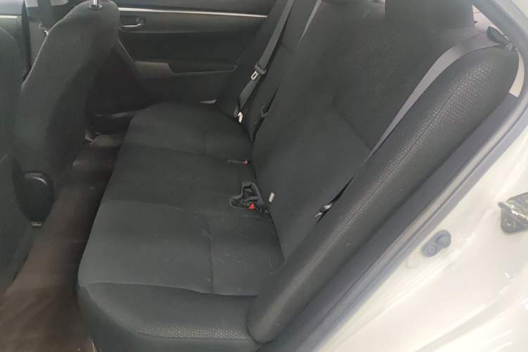 Used Toyota Levin 2017 Revised Dual-Engine 1.8H GS E-CVT Elite Sunroof Version China V Standard Left Rear Seat