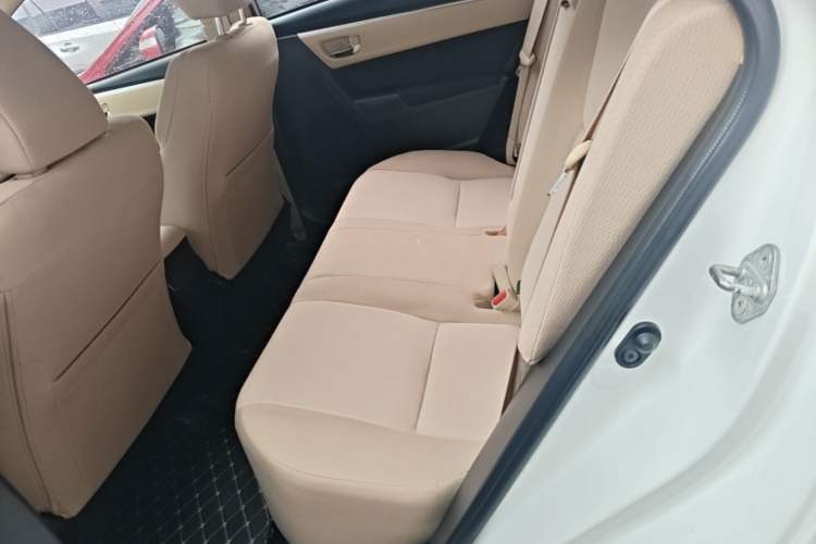 Used Toyota Levin 2017 Revised 185T CVT Elite Edition China V Standard Left Rear Seat