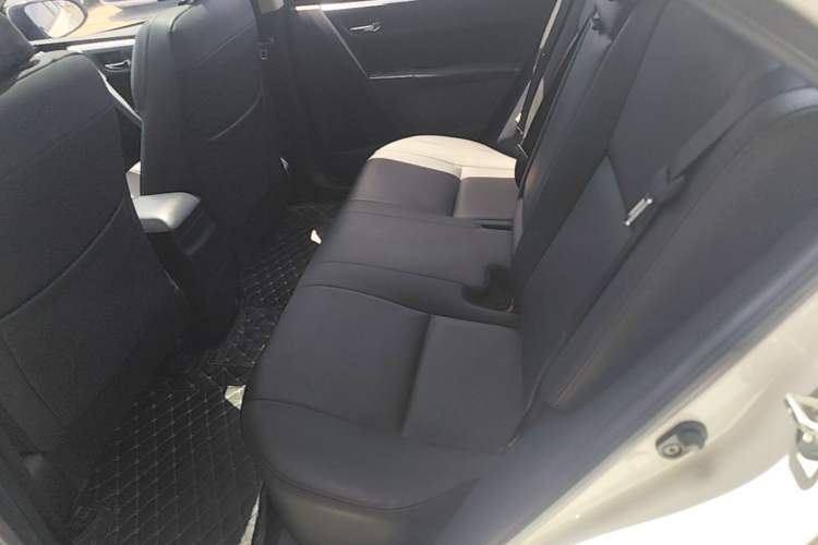 Used Toyota Levin 2017 Revised 185T CVT Elite Edition China V Standard Left Rear Seat