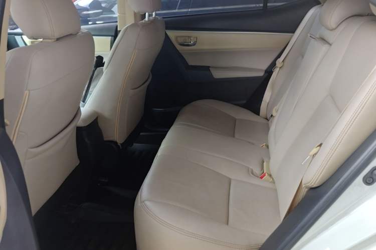 Used Toyota Levin 2017 Revised Version 185T CVT New Sharp Edition China V Standard Left Rear Seat