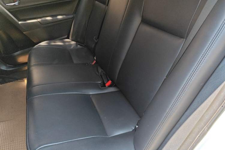 Used Toyota Levin 2017 Revised Dual-Engine 1.8H GS E-CVT Elite Sunroof Version China V Standard Left Rear Seat