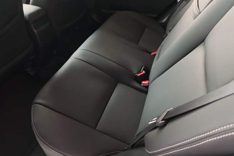 Used Toyota Levin 2017 Revised 185T CVT Elite Edition China V Standard Left Rear Seat