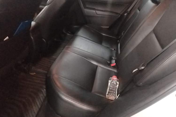 Used Toyota Levin 2017 Revised 185T CVT Elite Edition China V Standard Left Rear Seat