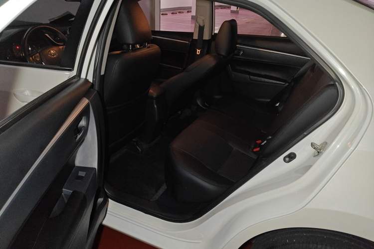 Used Toyota Levin 2017 Revised 185T CVT Elite Edition China V Standard Left Rear Seat