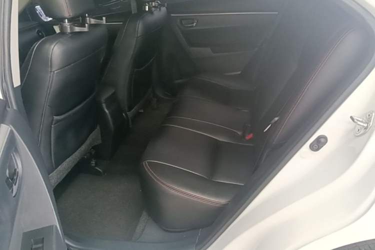 Used Toyota Levin 2017 Revised 185T CVT Elite Edition China V Standard Left Rear Seat