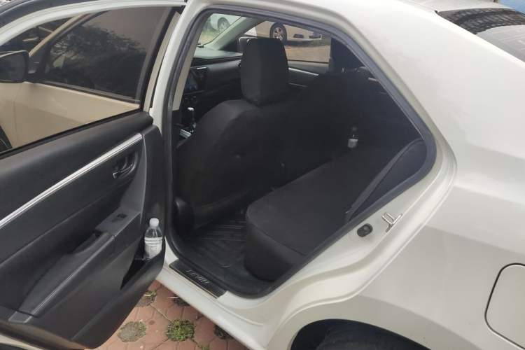 Used Toyota Levin 2017 Revised 185T CVT Elite Edition China V Standard Left Rear Seat