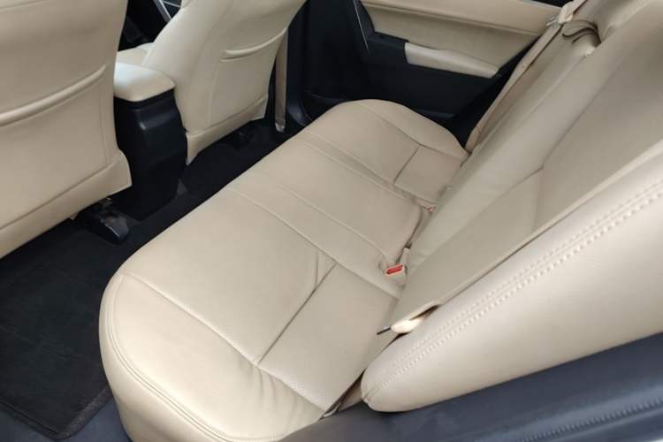 Used Toyota Levin 2017 Revised 185T CVT Elite Edition China V Standard Left Rear Seat