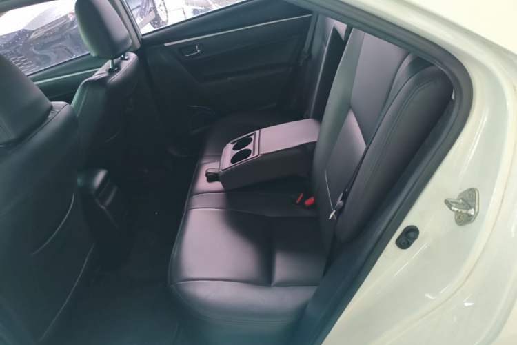 Used Toyota Levin 2017 Revised 185T CVT Elite Edition China V Standard Left Rear Seat