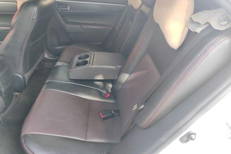 Used Toyota Levin 2017 Revised 185T CVT Elite Edition China V Standard Left Rear Seat
