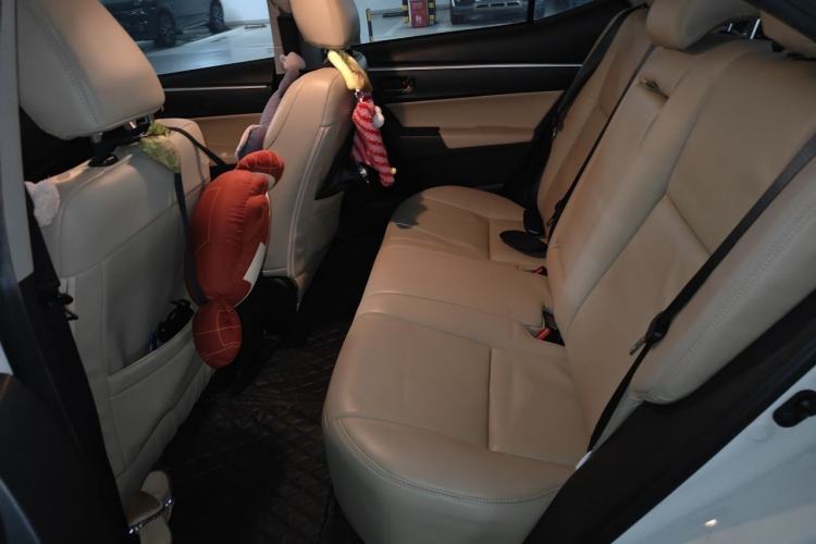 Used Toyota Levin 2017 Revised 185T CVT Elite Edition China V Standard Left Rear Seat