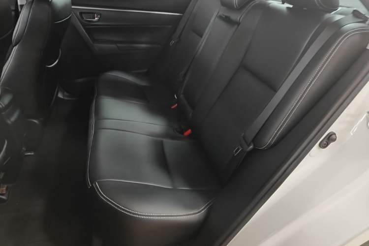 Used Toyota Levin 2017 Revised Version 185T CVT Elite Edition China VI Standard Left Rear Seat