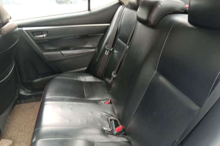 Used Toyota Levin 2017 Revised Dual-Engine 1.8H GS E-CVT Elite Sunroof Version China V Standard Left Rear Seat