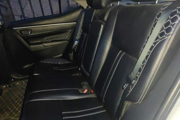 Used Toyota Levin 2017 Revised 185T CVT Elite Edition China V Standard Left Rear Seat