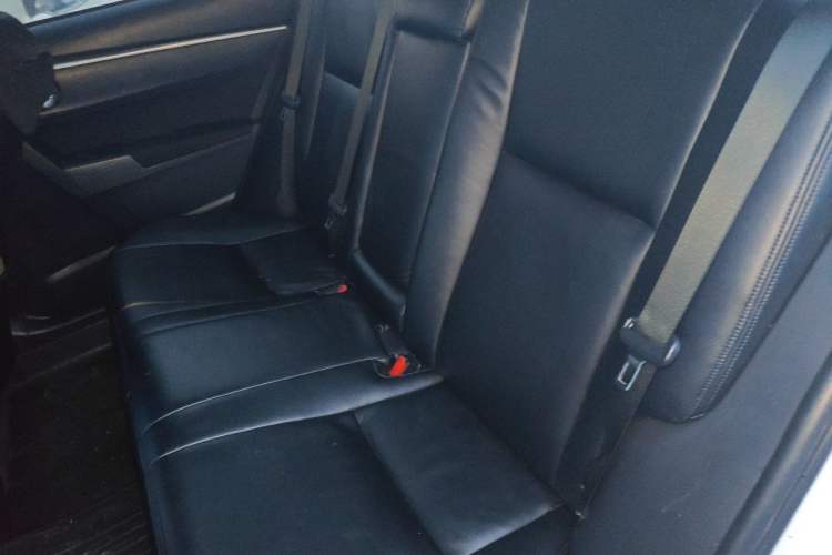 Used Toyota Levin 2017 Revised 185T CVT Elite Edition China V Standard Left Rear Seat