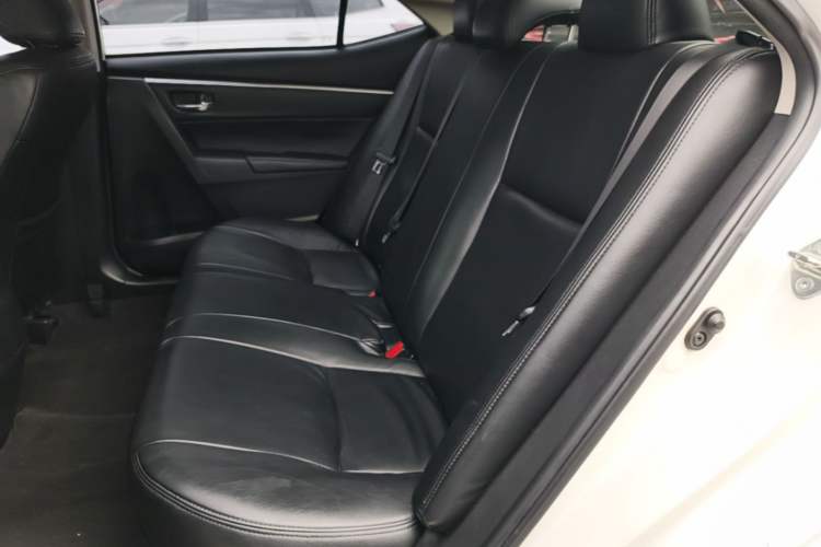 Used Toyota Levin 2017 Revised Dual-Engine 1.8H GS E-CVT Elite Sunroof Version China V Standard Left Rear Seat