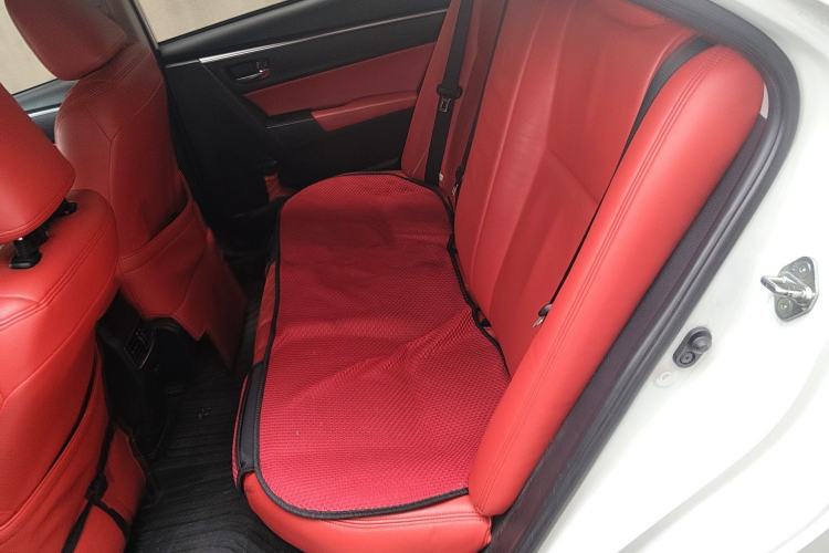 Used Toyota Levin 2017 Revised Dual-Engine 1.8H GS E-CVT Elite Sunroof Version China V Standard Left Rear Seat