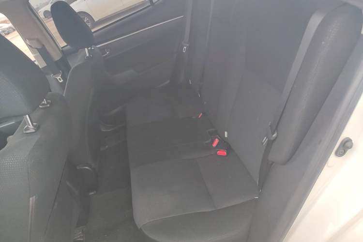 Used Toyota Levin 2017 Revised Version 185T CVT New Sharp Edition China V Standard Left Rear Seat