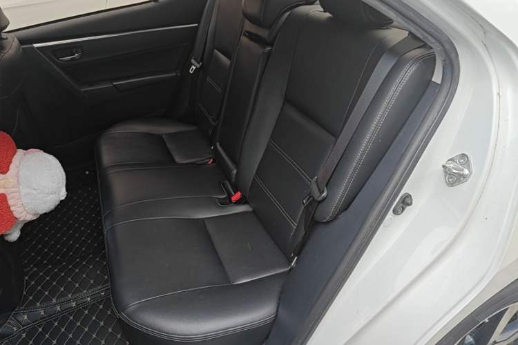 Used Toyota Levin 2017 Revised 185T CVT Elite Edition China V Standard Left Rear Seat