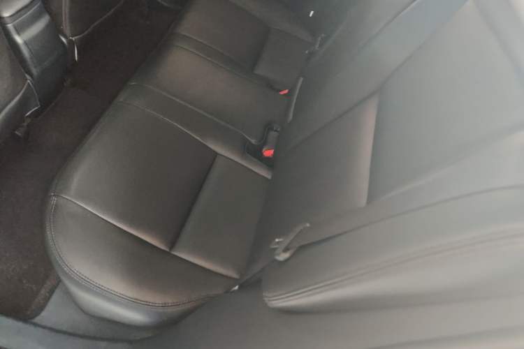 Used Toyota Levin 2017 Revised 185T CVT Elite Edition China V Standard Left Rear Seat