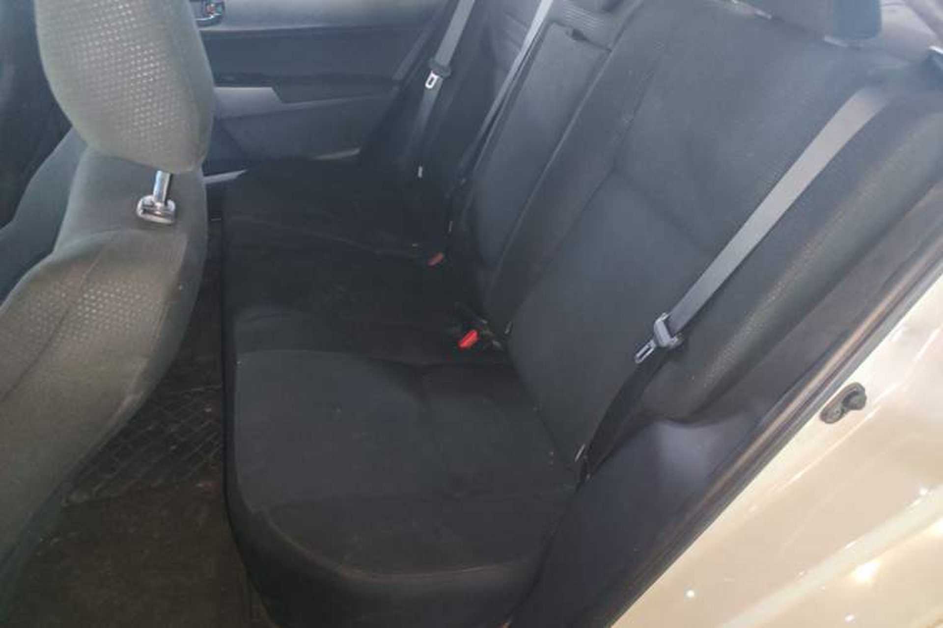 Used Toyota Levin 2017 Revised 185T CVT Elite Edition China V Standard Left Rear Seat