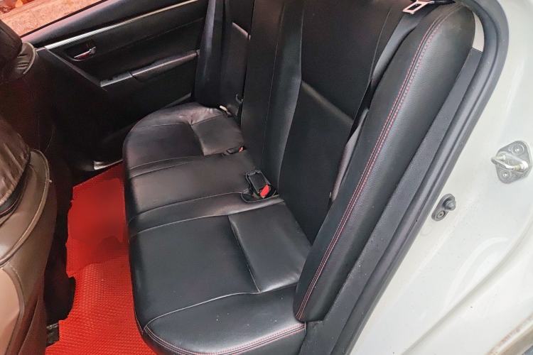 Used Toyota Levin 2017 Revised Dual-Engine 1.8H GS E-CVT Elite Sunroof Version China V Standard Left Rear Seat