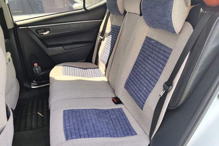 Used Toyota Levin 2017 Revised Version 185T CVT Elite Edition China VI Standard Left Rear Seat