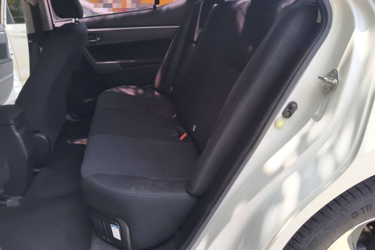 Used Toyota Levin 2017 Revised Dual-Engine 1.8H GS E-CVT Elite Sunroof Version China V Standard Left Rear Seat