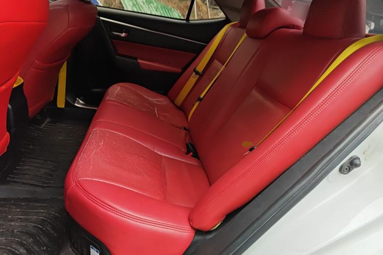 Used Toyota Levin 2017 Revised Dual-Engine 1.8H GS E-CVT Elite Sunroof Version China V Standard Left Rear Seat