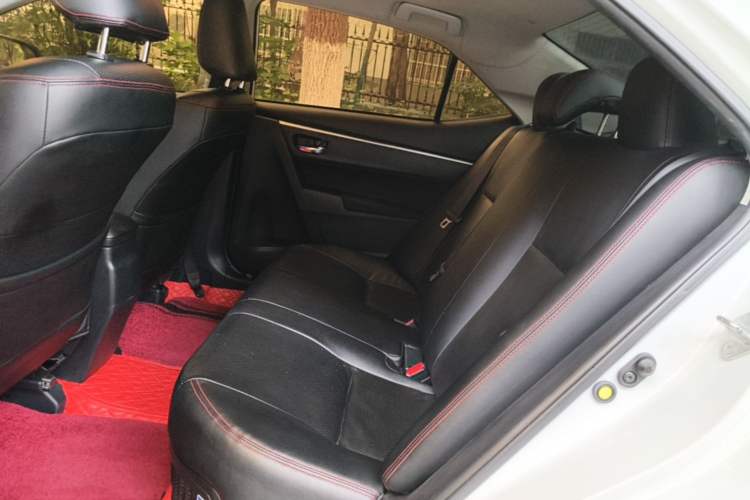 Used Toyota Levin 2017 Revised Dual-Engine 1.8H GS E-CVT Elite Sunroof Version China V Standard Left Rear Seat