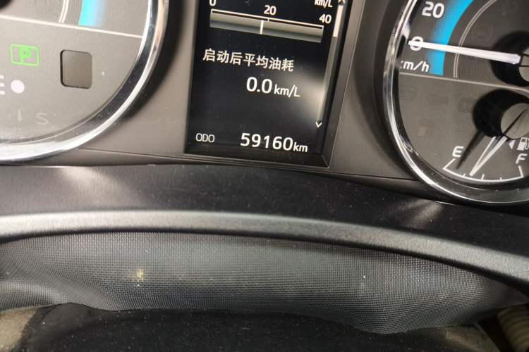 Used Toyota Levin 2017 Revised Dual-Engine 1.8H GS E-CVT Elite Sunroof Version China V Standard Odometer Close Up