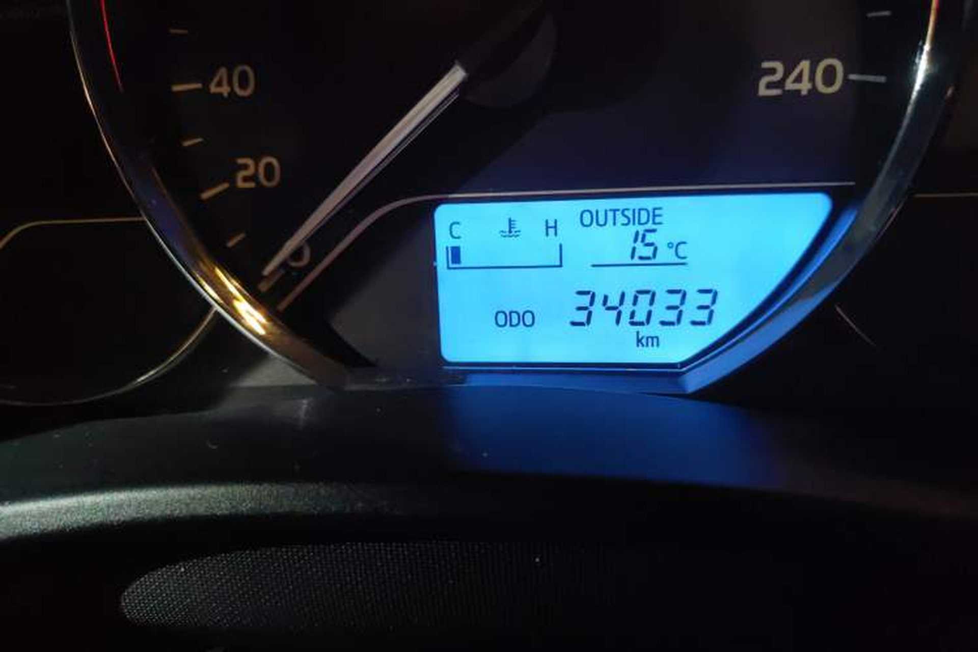 Used Toyota Levin 2017 Revised 185T Manual New Edition China V Standard Odometer Close Up