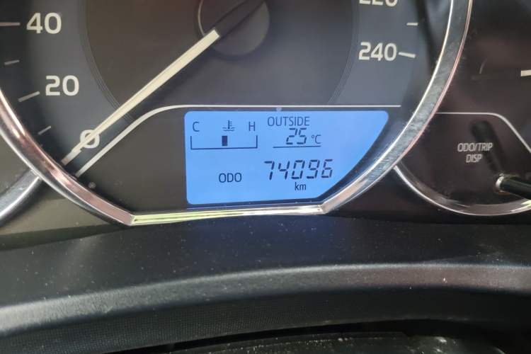 Used Toyota Levin 2017 Revised 185T Manual New Edition China V Standard Odometer Close Up