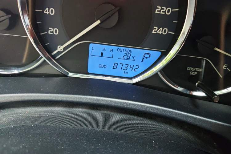 Used Toyota Levin 2017 Revised 185T CVT Elite Edition China V Standard Odometer Close Up