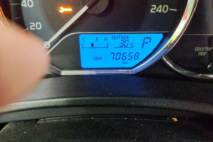 Used Toyota Levin 2017 Revised 185T CVT Elite Edition China V Standard Odometer Close Up